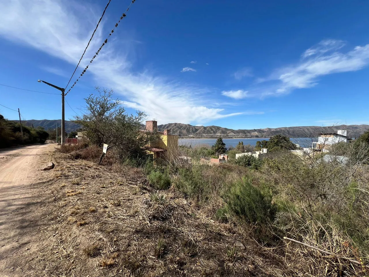 Terreno en CON INCREIBLE VISTA AL LAGO SAN ROQUE Y A 100 M DE LA BAJADA AL LAGO