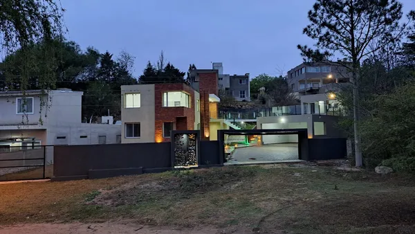 Casa en CASA MAS DEPARTAMENTO CON PILETA A ESTRENAR A 500M DEL LAGO SAN ROQUE