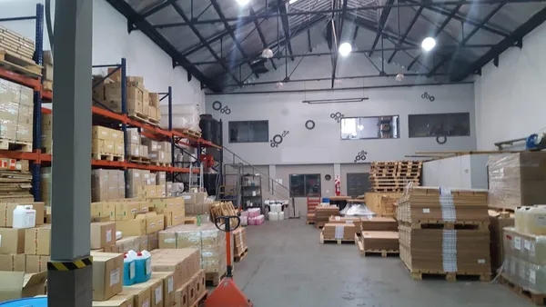 Local Comercial en Venta de Depósito con oficinas en Barracas