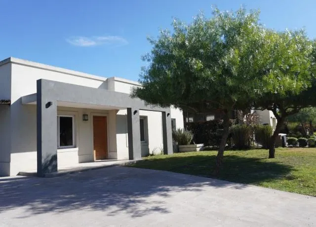 Casa en San Ramiro Pilar del Este