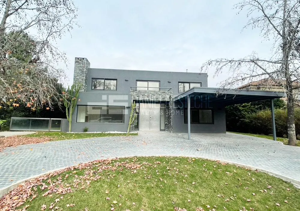 Casa en Ayres de Pilar