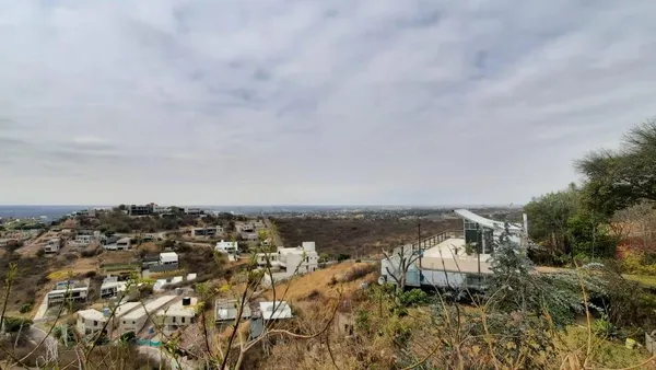 Terreno en Av. Ejercito Argentina 381