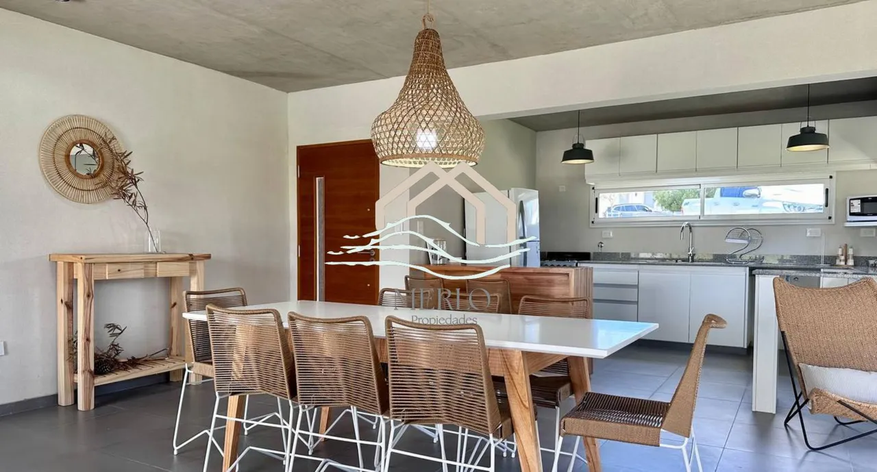 Casa en Senderos IV Lote al 400