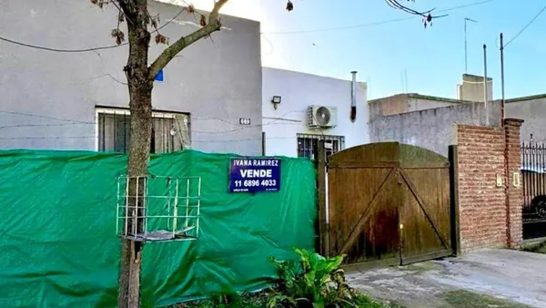 Casa en Los Robles al 600