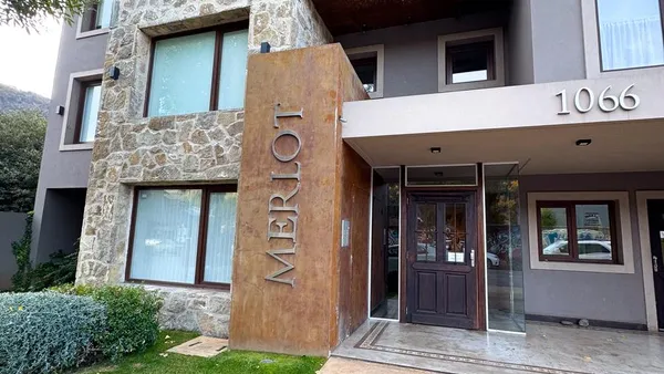 Departamento en Rudecindo Roca al 1000