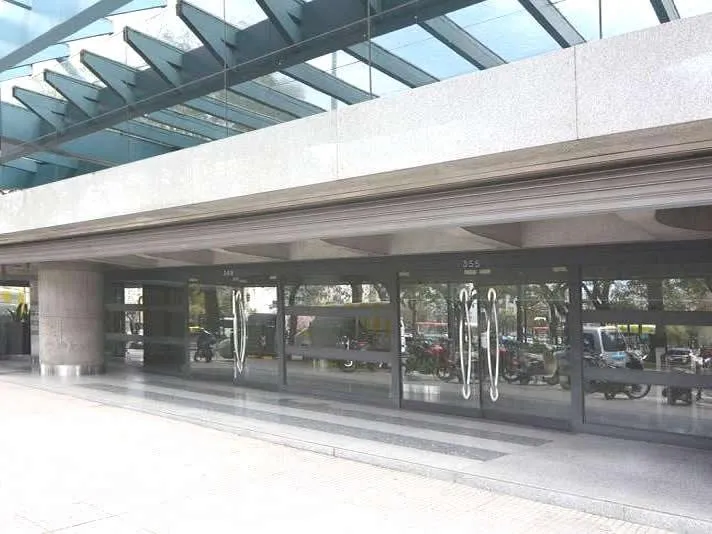 Oficina en Lima al 300