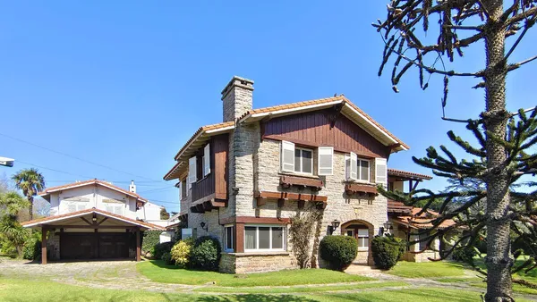 Casa en Venta Chalet Peña al 800