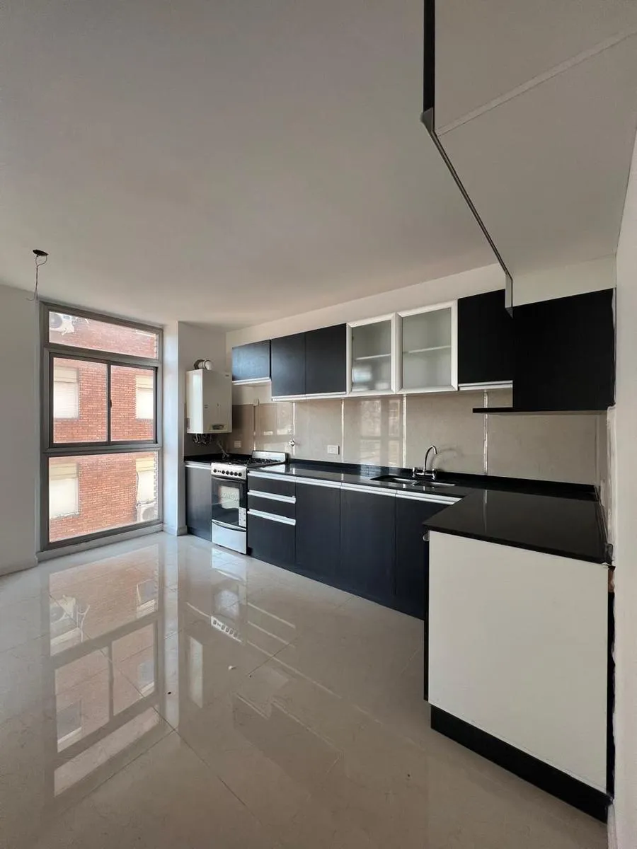 Departamento en 3 de febrero al 900