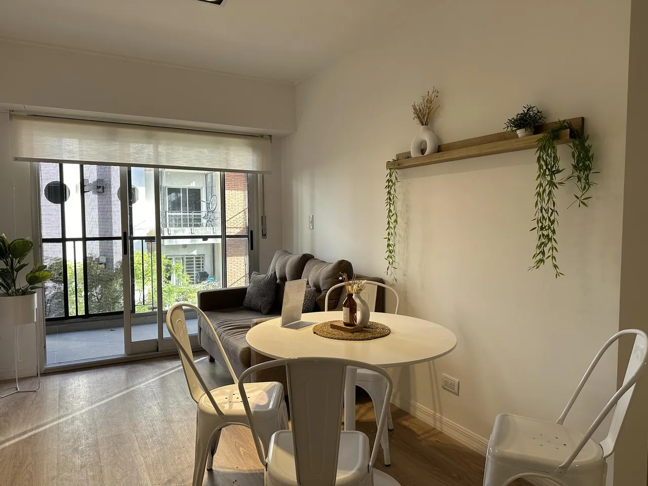Departamento en Alem al 1500