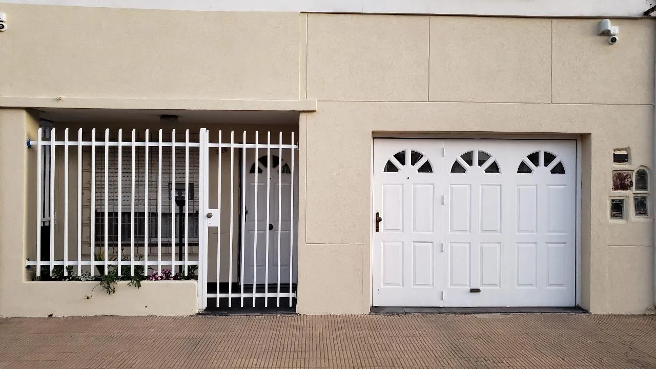 Departamento en Gobernador Costa al 200