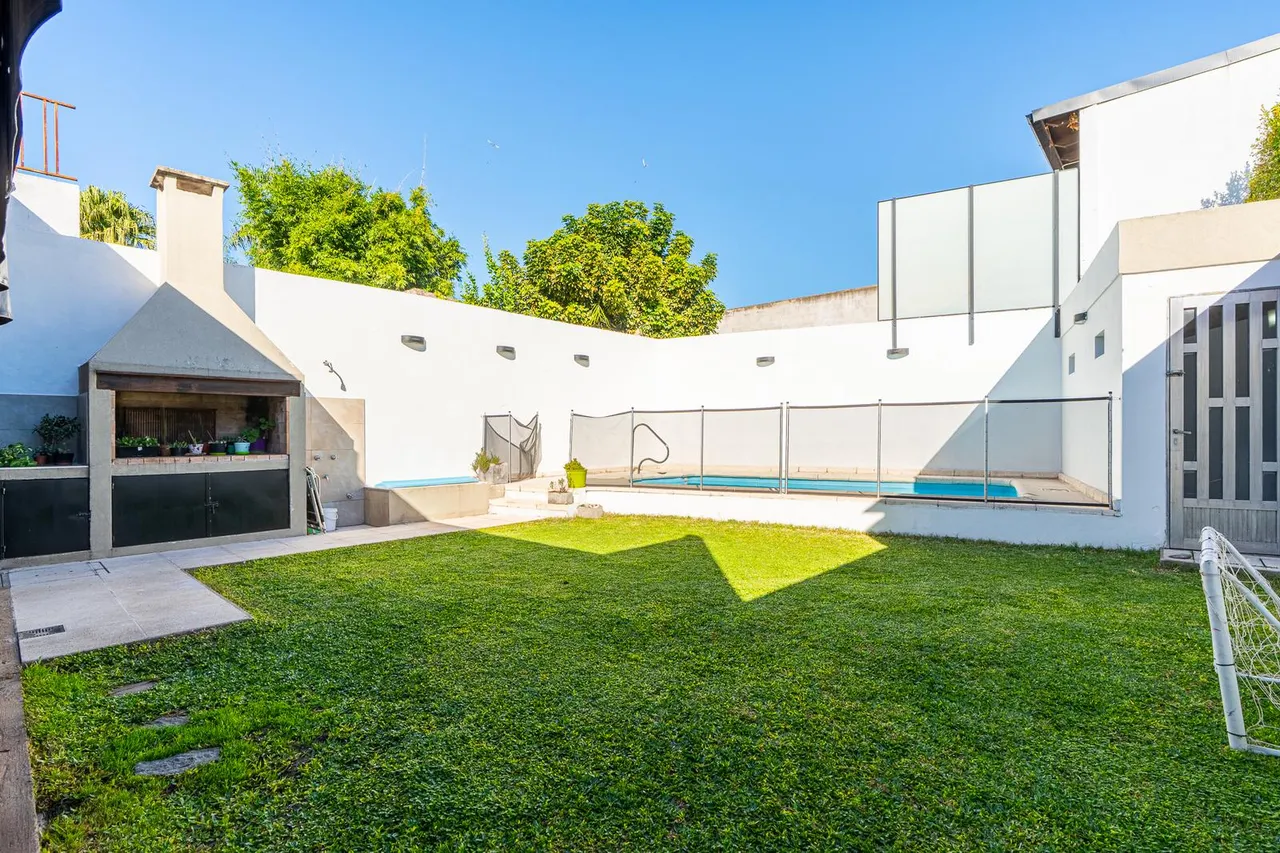 Casa en dean funes al 2600