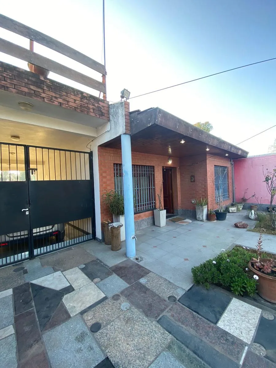 Casa en Rolland al 2100