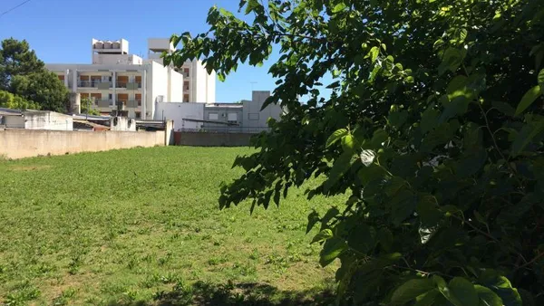 Terreno en Calle 21 Nº 26`entre 32 y 33