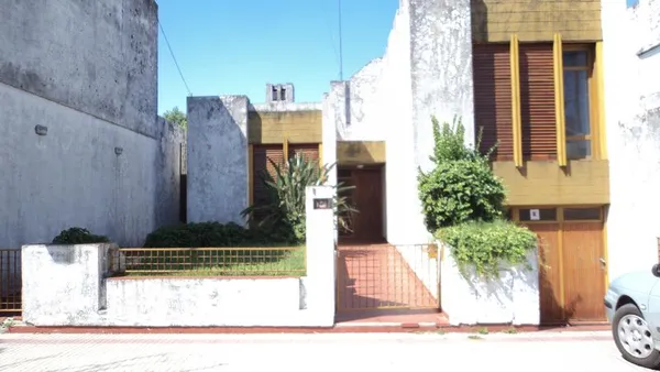 Casa en Calle 5 e/ 523 y 524