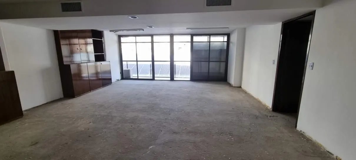 Oficina en Caseros al 200