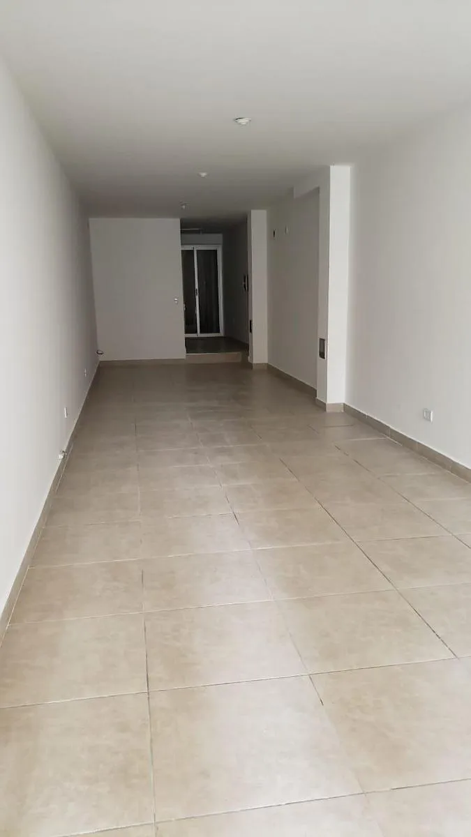 Local Comercial en Calasanz al 200