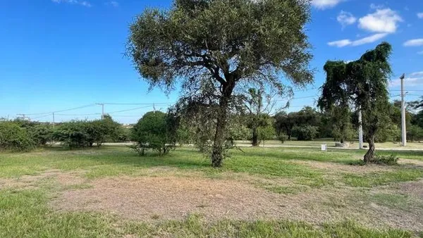 Terreno en La Adela 124