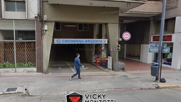 Cochera en Chacabuco 151
