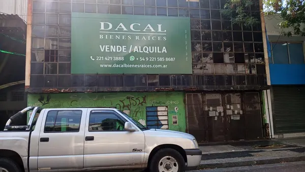 Local Comercial en 45 e/ 8 y 9 n 673