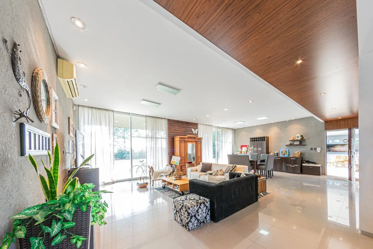Casa en Pacto Federal al 9200 Hostal del Sol