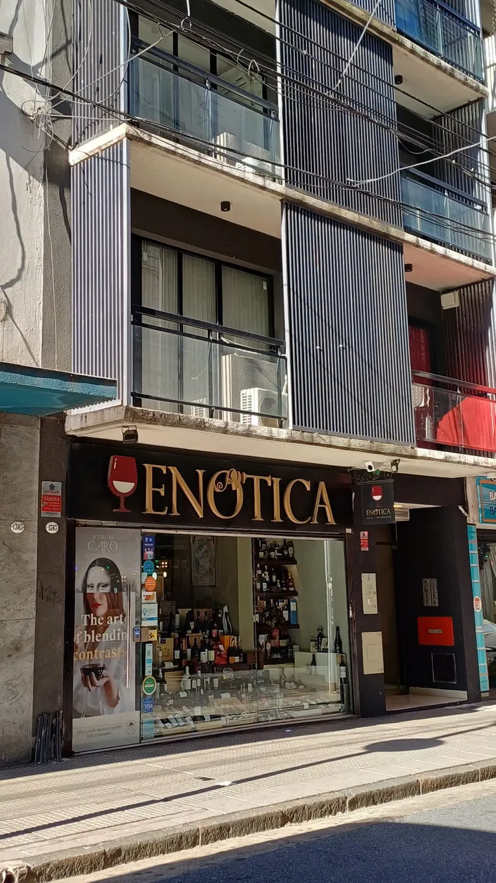 Local Comercial en Viamonte al 1300 Tribunales CABA