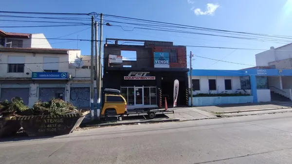 Local Comercial en 19 e/ 529 y 530 n 264