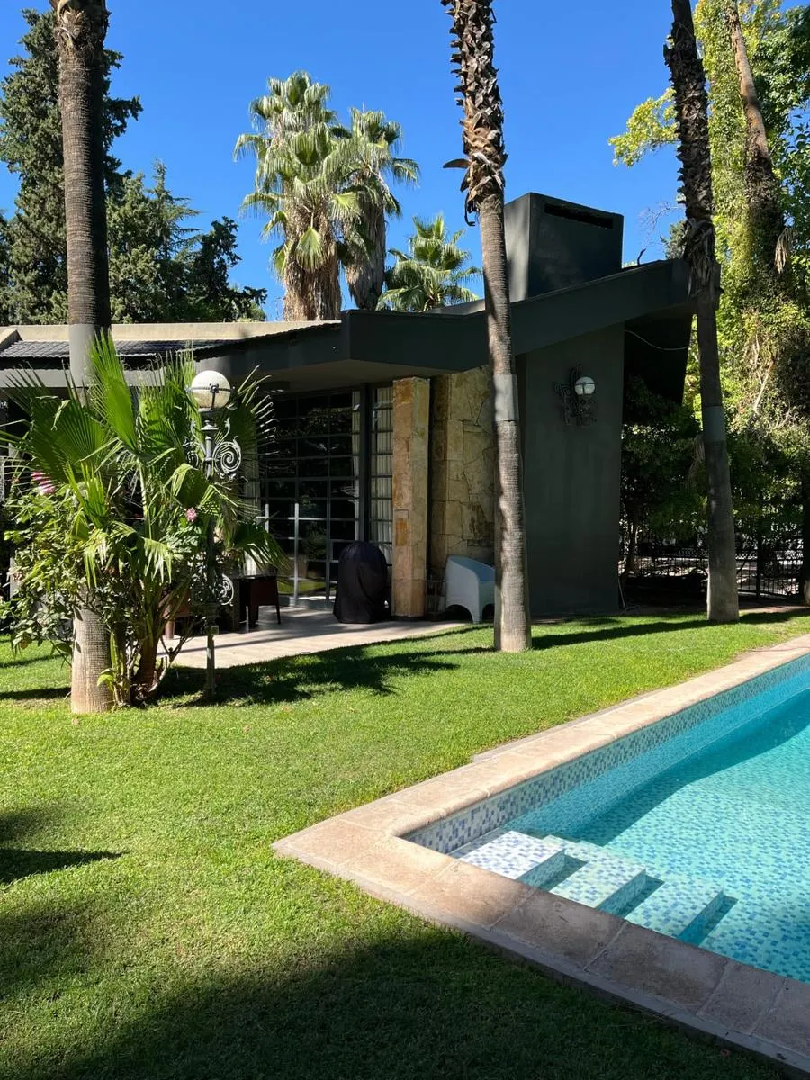 Casa en parque las colinas