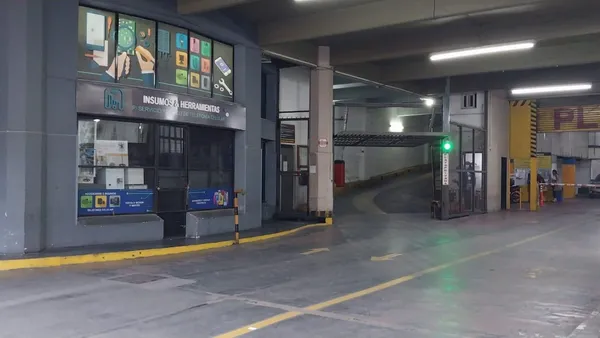 Cochera en Santa Rosa al 200