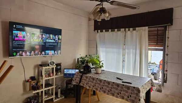 Casa en ARAUJO al 2700