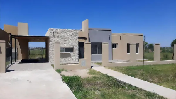 Casa en Las Carretas al 3200