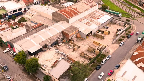 Local Comercial en Juncal 1400