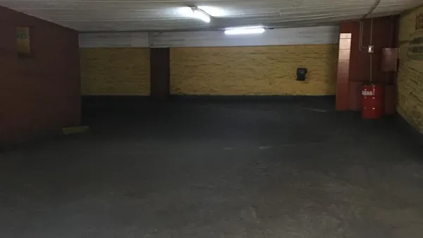 Cochera en San Jerónimo al 200