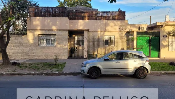 Casa en Alsina al 200