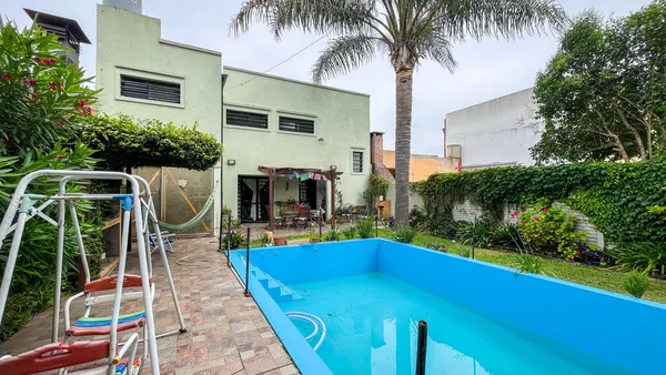 Casa en 521 BIS entre 8 y 9