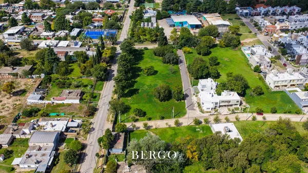 Terreno en VENTA - LOTES DE 250m2 y 360m2 C/ ESCRITURA y FINANCIACION - JARDIN DE LAS TEJAS