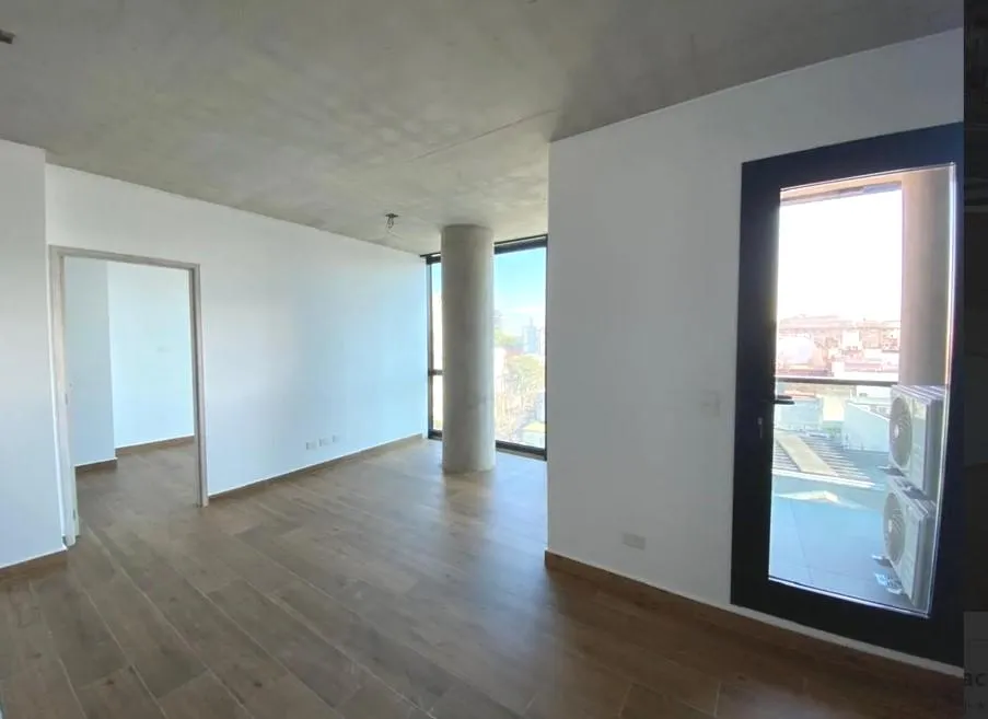 Departamento en Av.Caseros al 700