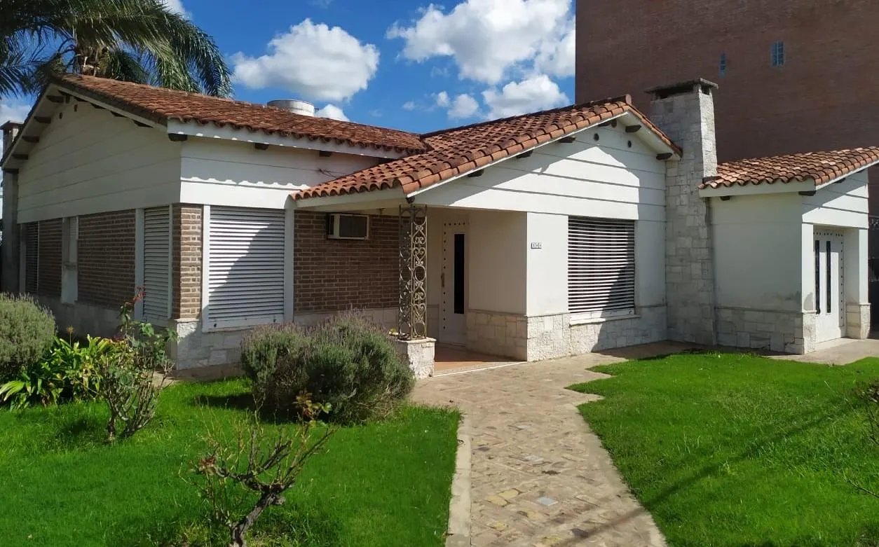 Casa en Av Luis Fanti 209