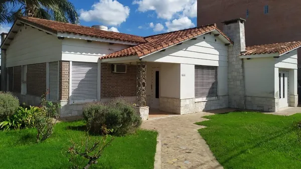 Casa en Av Luis Fanti 209