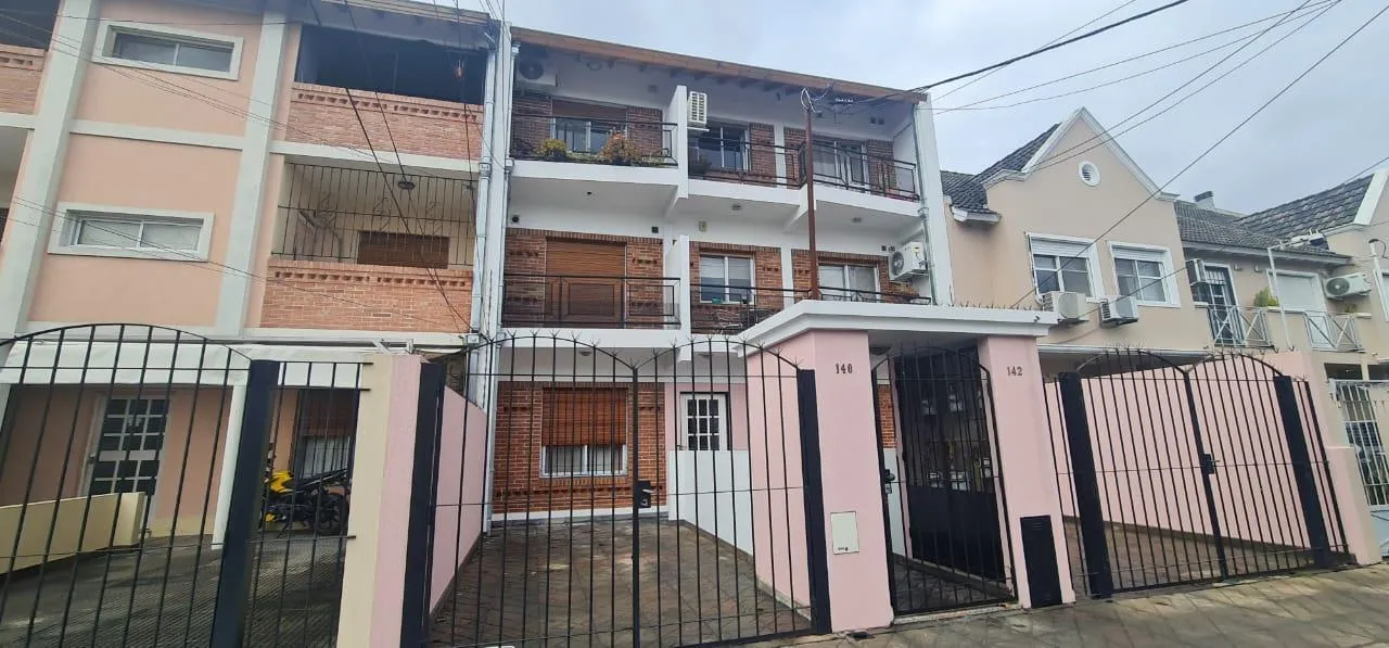 Departamento en azcuenaga 75