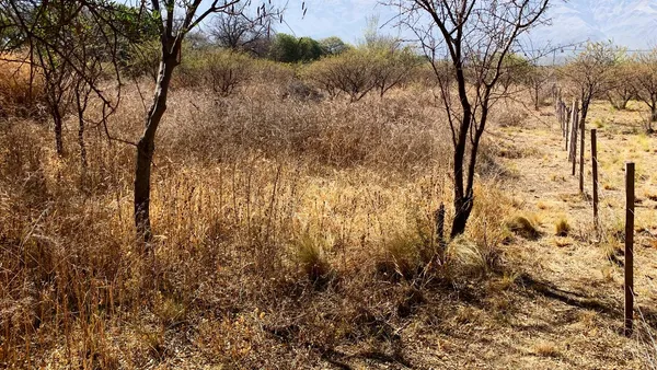 Terreno en Jorge Cafrune y Adonata
