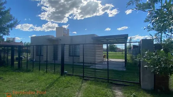 Casa en La Taba al 2000