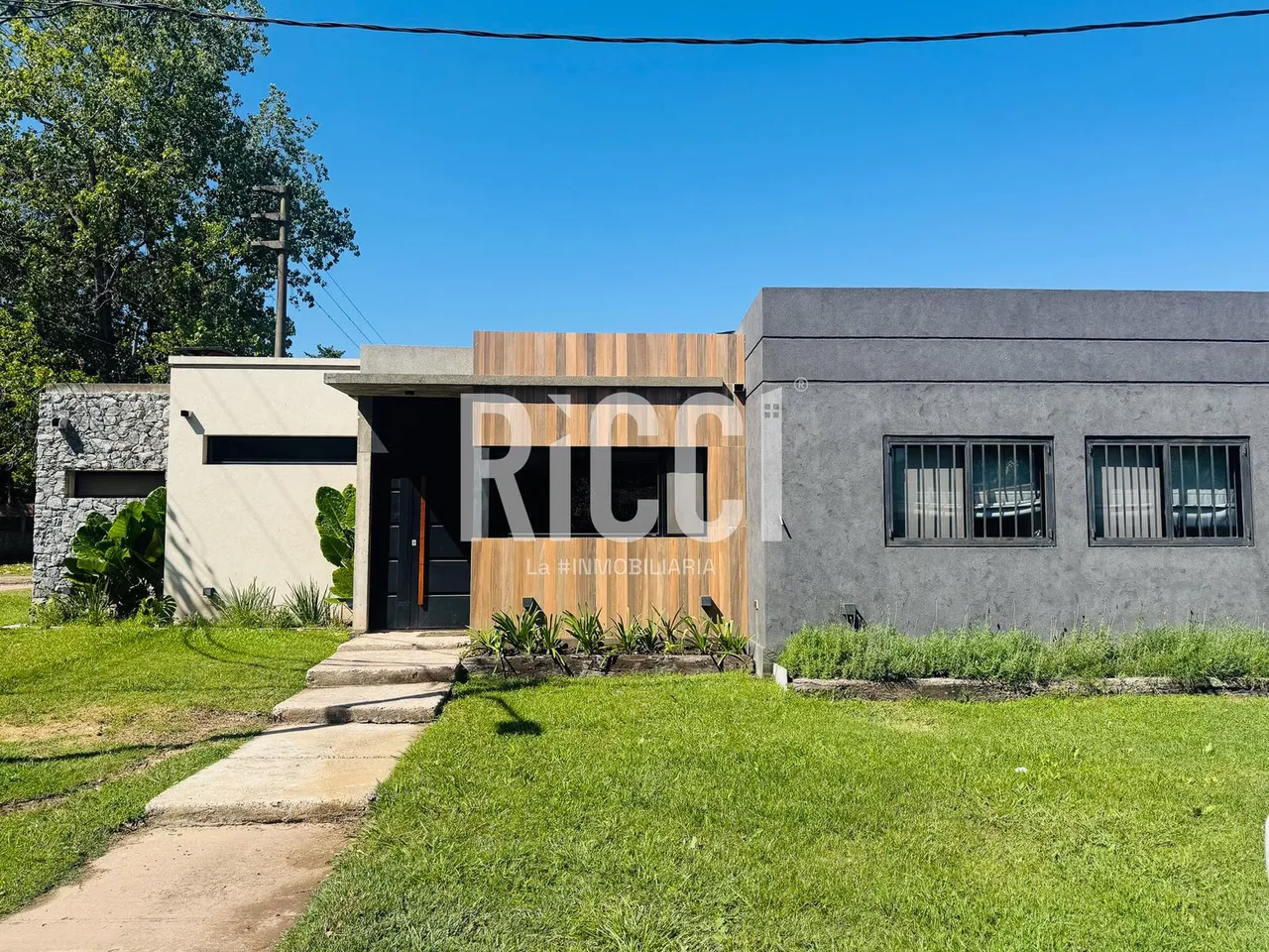 Casa en Casa 4 ambientes con pileta en Venta Apta credito Ranelagh