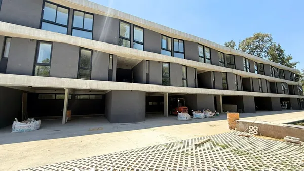 Departamento en Departamento 4 ambientes en venta tipo duplex en Canning (Ezeiza)