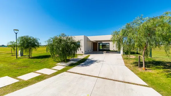 Casa en Arturo Illia 99