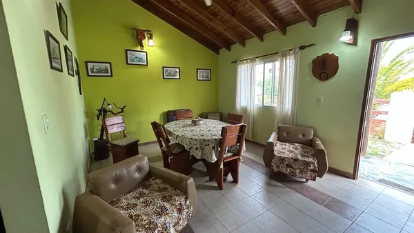 Casa en Calle 1 al 4000