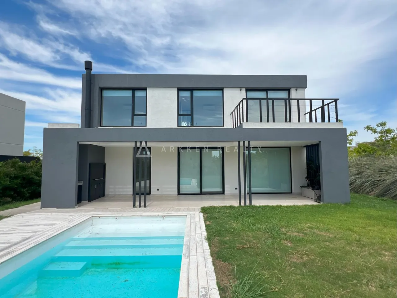 Casa en Av de los Lagos
