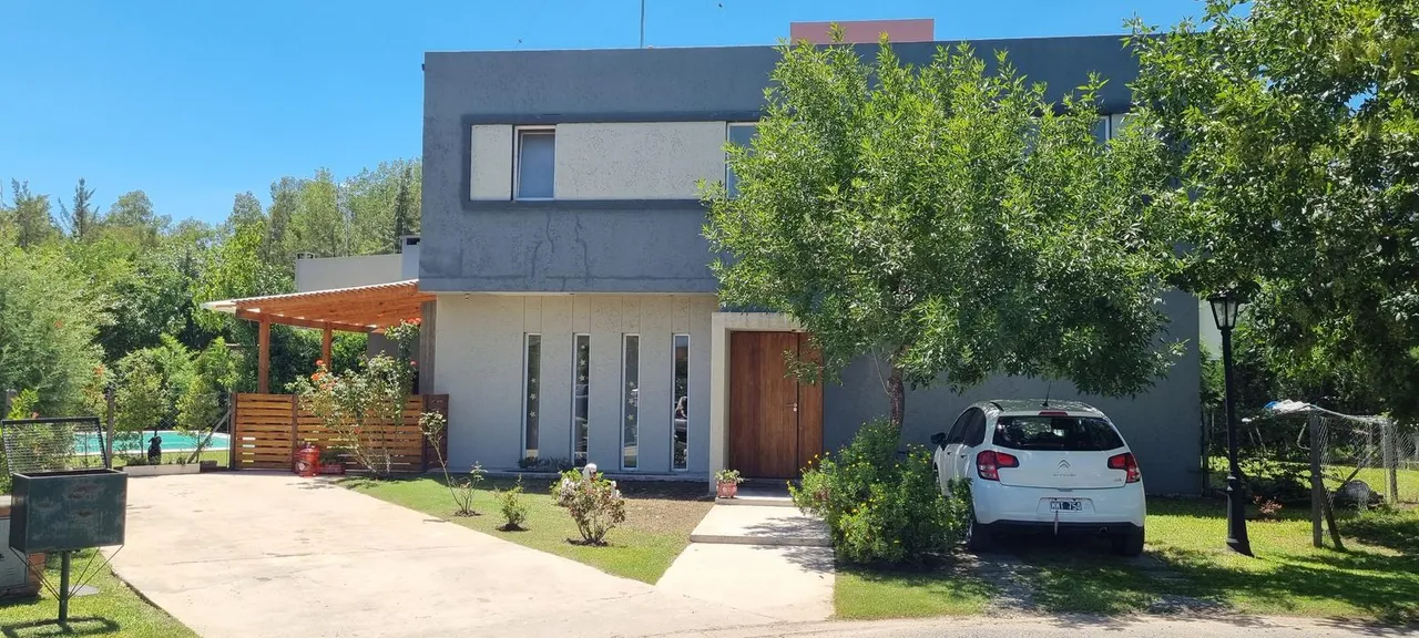 Casa en Barrio Cerrado Robles de la Cañada