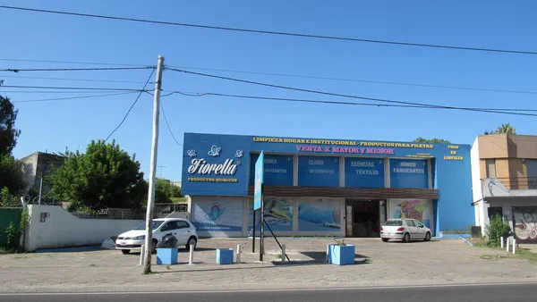 Local Comercial en Cno. Belgrano E/ 505 Y 506