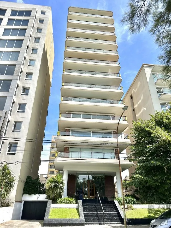 Departamento en Alem al 4500