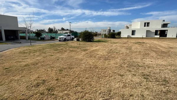 Terreno en Av Arturo Illia 200